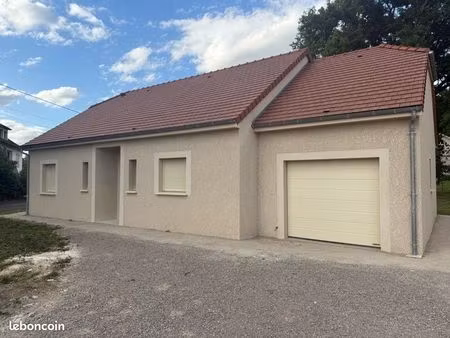 à louer – maison neuve de plain-pied 100 m² – 3 chambres – altillac