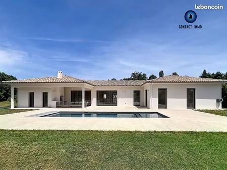 villa 6 pièces 219 m²