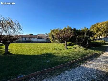 terrain 833 m2  libre constructeur
