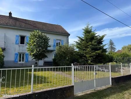 maison avec bâtiment . potentiel important  idéal pour famille  nombreuse  artisans  comme