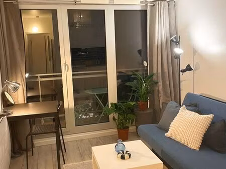 studio meublé 21m² avec balcon – puteaux – disponible immédiatement