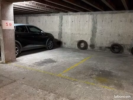loue place de parking dans résidence sécurisée