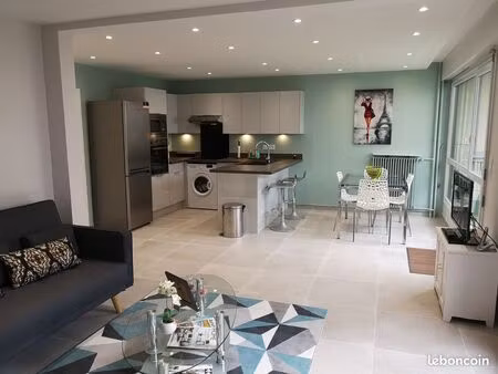 courbevoie - meublé 3 pièces 70 m² rénové | terrasse  box & cave | à 5 min de la défense