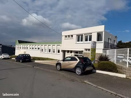 local 650 m² saint brieuc