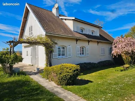 maison de 170 m² avec vue dégagée à broindon