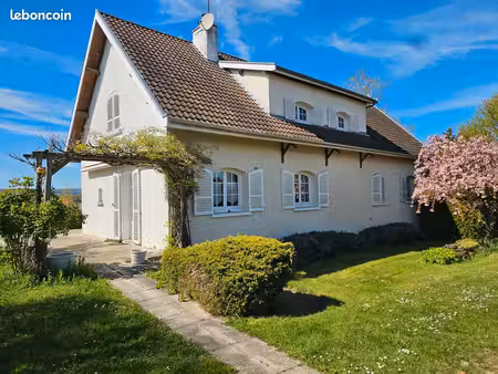 maison de 170 m² avec vue dégagée à broindon