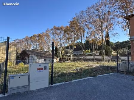 terrain 617 m² aigues-vives