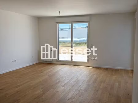 appartement 4 pièces 102.86m² à louer 2600 - courbevoie 92400