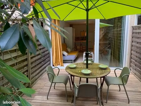 joli t 1 bis au cap brun ? à toulon  avec balcon et parking disponible de septembre à juin