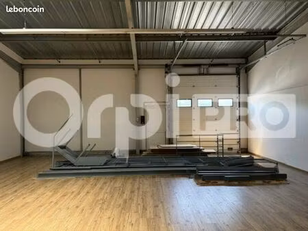 bureau 225 m²