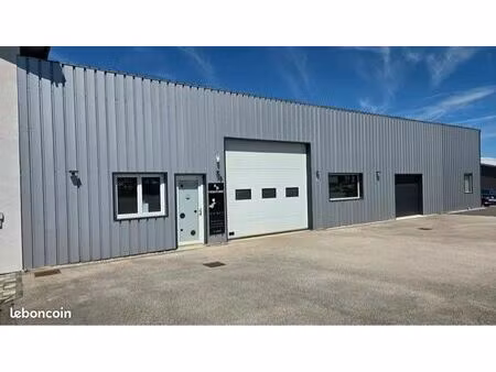 vend bâtiment commercial 200 m2
