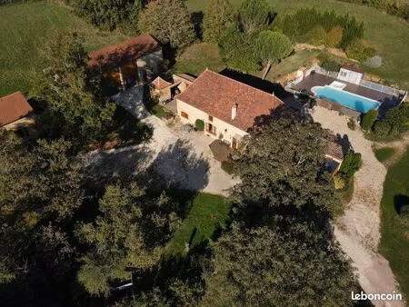 propriété 10 pièces 265 m2