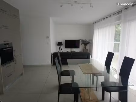 appartement dans maison comtoise avec terrasse