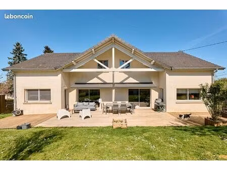 grande maison familiale rénovée – environ 200 m² – terrain d’environ 9 ares – possibilité 