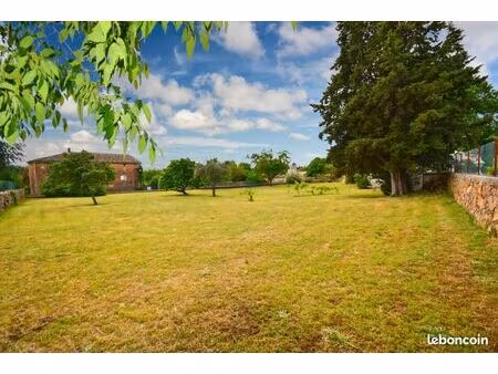 terrain 1 291 m² uzes