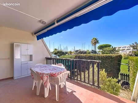 port camargue appartement t2 plus cabine dans résidence sur le port