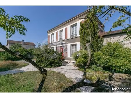 pavillon 7 pièces 220 m²