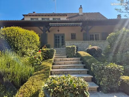 maison 6 piéces 135 m2