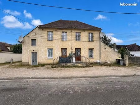 immeuble 10 pièces 160 m²