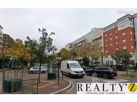 local commercial 175 m²
