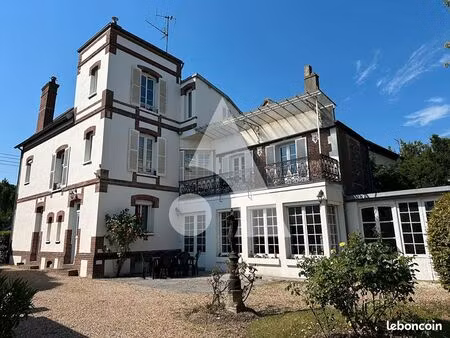 propriété 8 pièces 220 m²