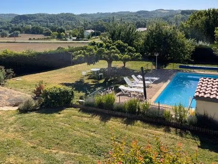 belle maison piscine terrain