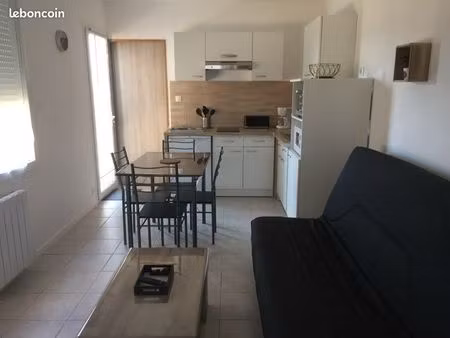 location studio meublé