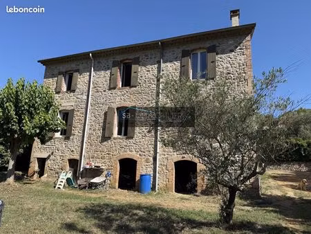 maison 11 pièces 207 m²