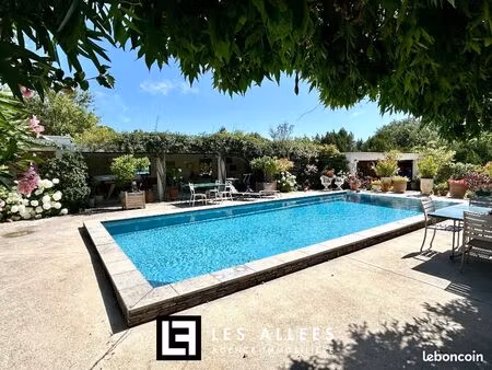 villa 5 pièces 203 m²