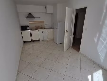 apparemment 24m2 avec chambre séparée