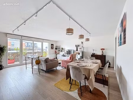 appartement duplex avec terrasse et parkings