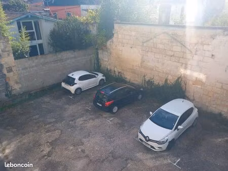 place de parking privative à louer – talence
