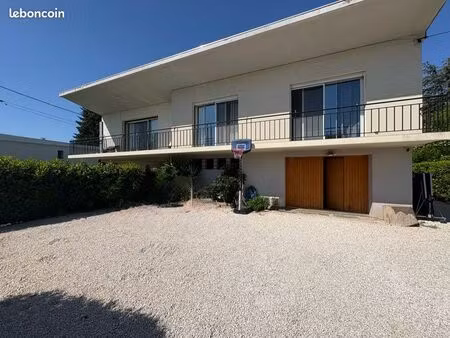 maison de caractère – 159 m² – 4 chambres – jardin – proche centre salindres