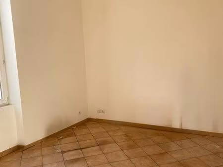 studio à ancone  libre de suite