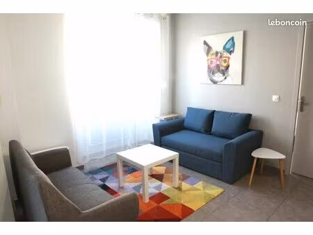 t2 meuble 42 m2-etat neuf-10 mn à pied centre ville