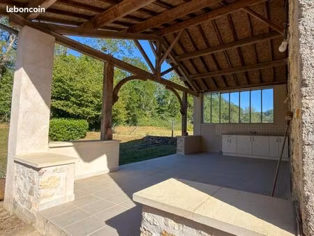 petite maison individuelle 1 chambre avec grande terrasse et grand jardin