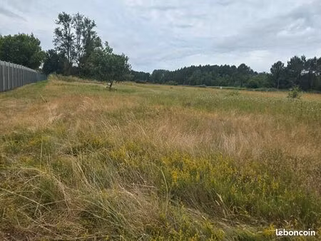 terrain 1 057 m² saint savin