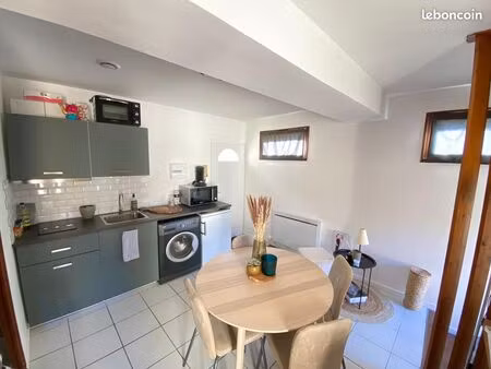 studio 25m2 avec jolie terrasse privée
