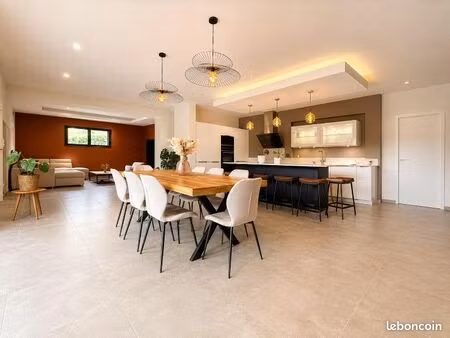 propriété 10 pièces 300 m²
