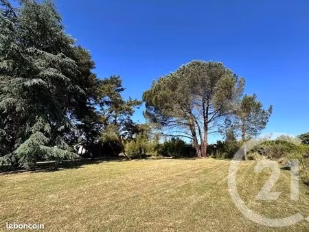 terrain 1 812 m² berson