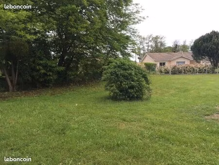 terrain 700 m² cardan