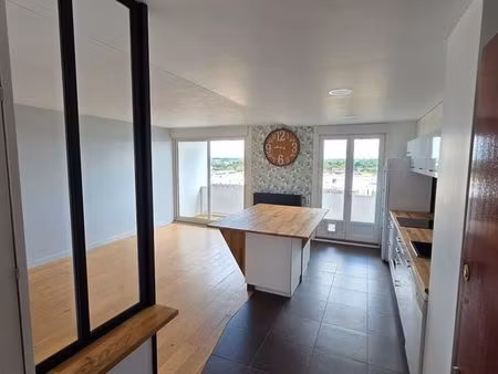 appartement 69m2  floirac  6eme sans vis àvis  orienté est