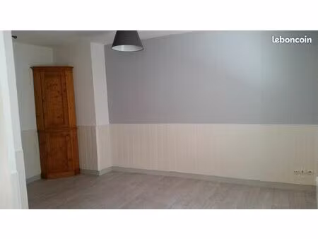 studio spacieux et lumineux