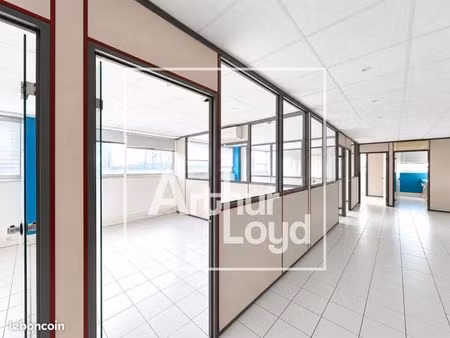 bureaux 153 m²