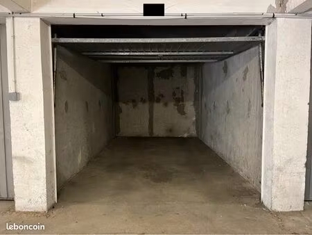 garage box à louer 13m2 sécurisé joué-lès-tours centre