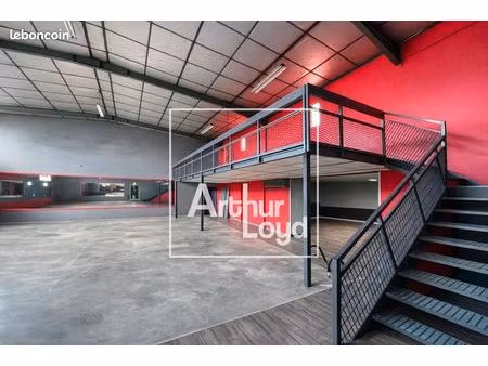 local commercial 887 m²