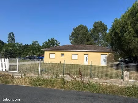 à louer maison de plus de 100m2 avec grand terrain proximité bordeaux