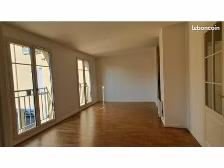 appartement 2 pieces 47m2 à marines