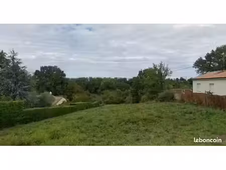 terrain 900 m² daux