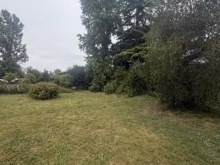 terrain 510 m² issus